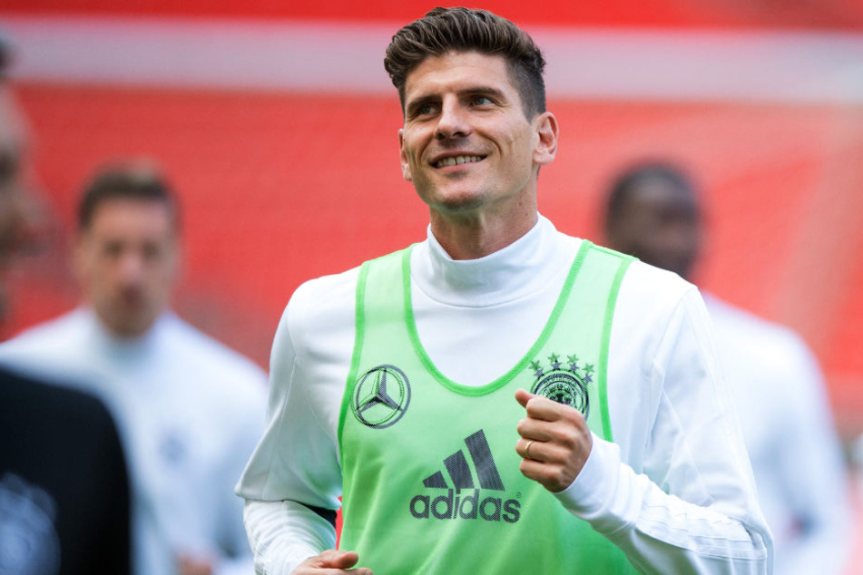 Hat schon 71 Länderspiele für die DFB-Auswahl hinter sich: Mario Gomez. (Archivbild)