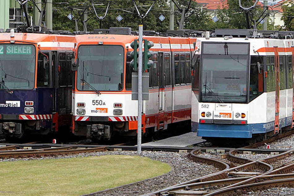 Die Straßenbahn wurde in den Betriebshof nach Sieker zurück gefahren.