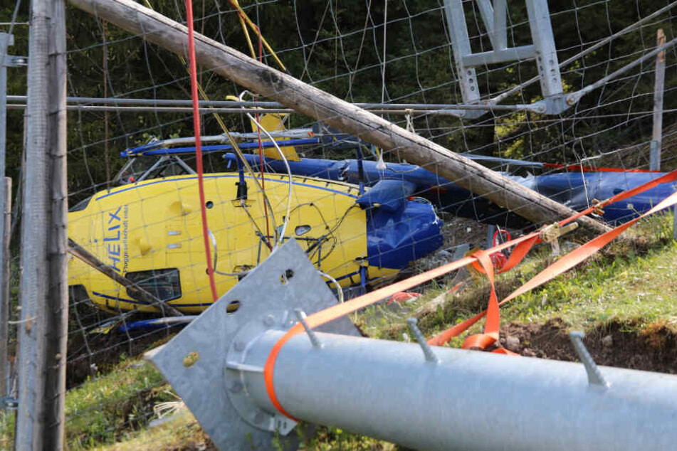 Der Hubschrauber sollte einen Mast anheben, als es zu dem Unglück kam.