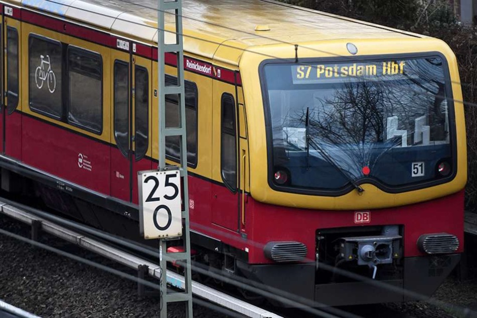Die S-Bahn arbeitet