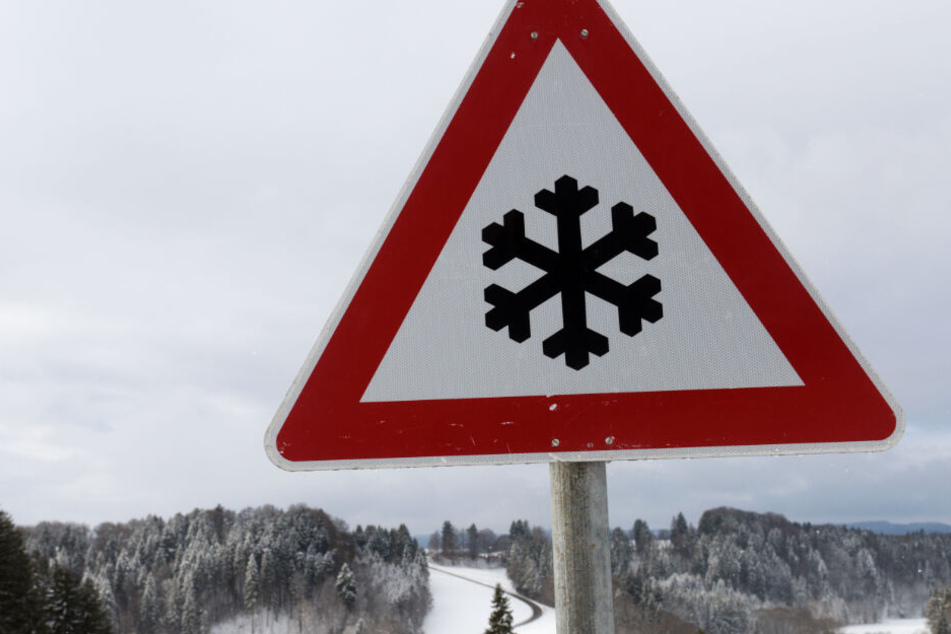 Das Wetter zeigt sich in Bayern von seiner winterlichen Seite. (Symbolbild)