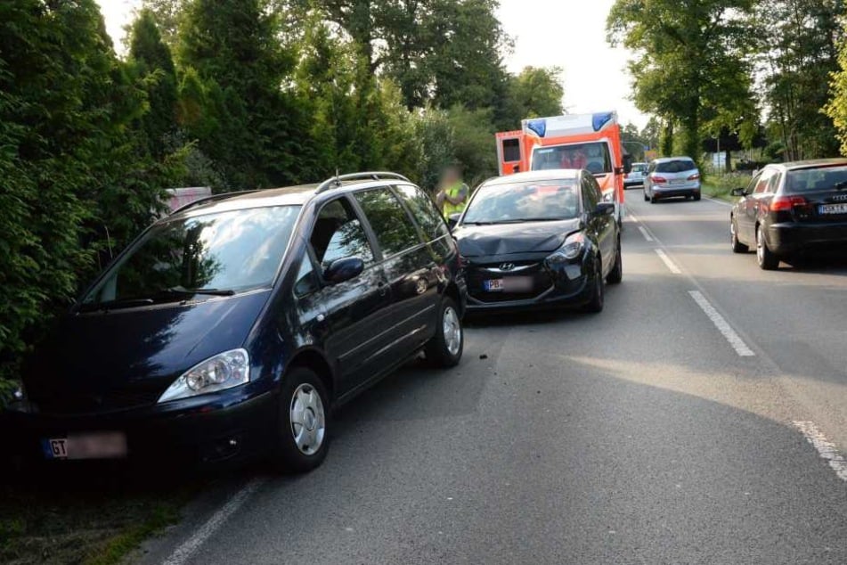 Zwei Rettungswagen rückten zur Unfallstelle aus.