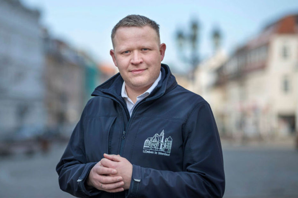 Wirtschaftsförderer André Kleber hat sein Ziel erreicht - das Bad bleibt geöffnet.