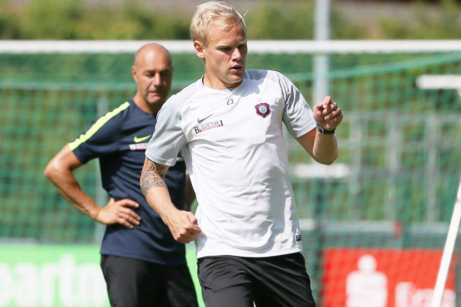 Im Training gibt der Flügelspieler aus Aue schon wieder Vollgas.