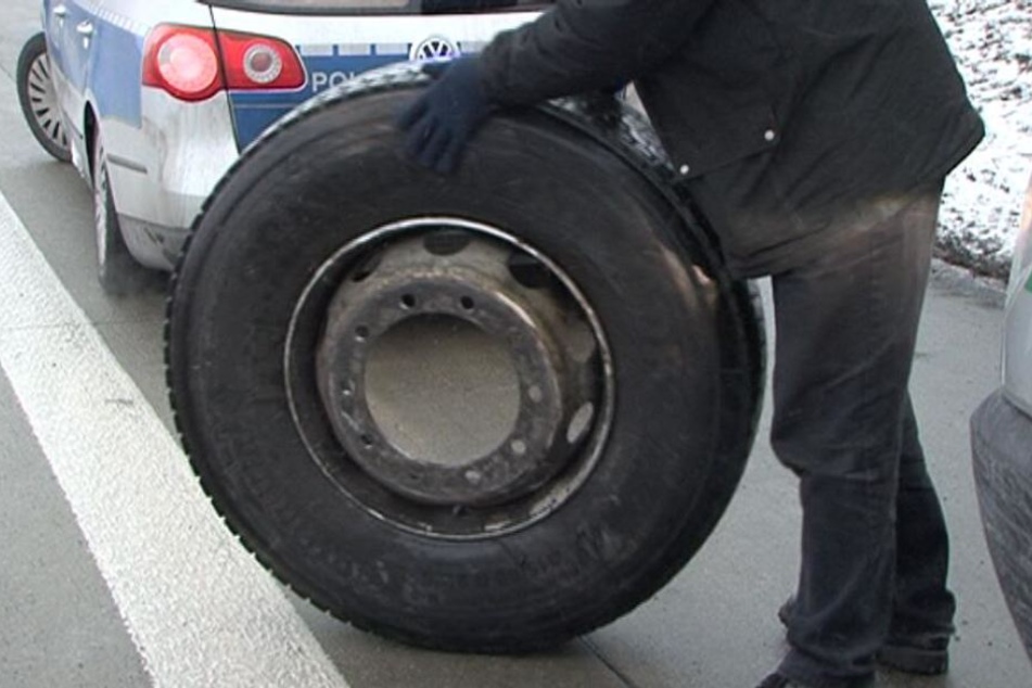 43 Lkw-Reifen ließen die Langfinger mitgehen. (Symbolbild)