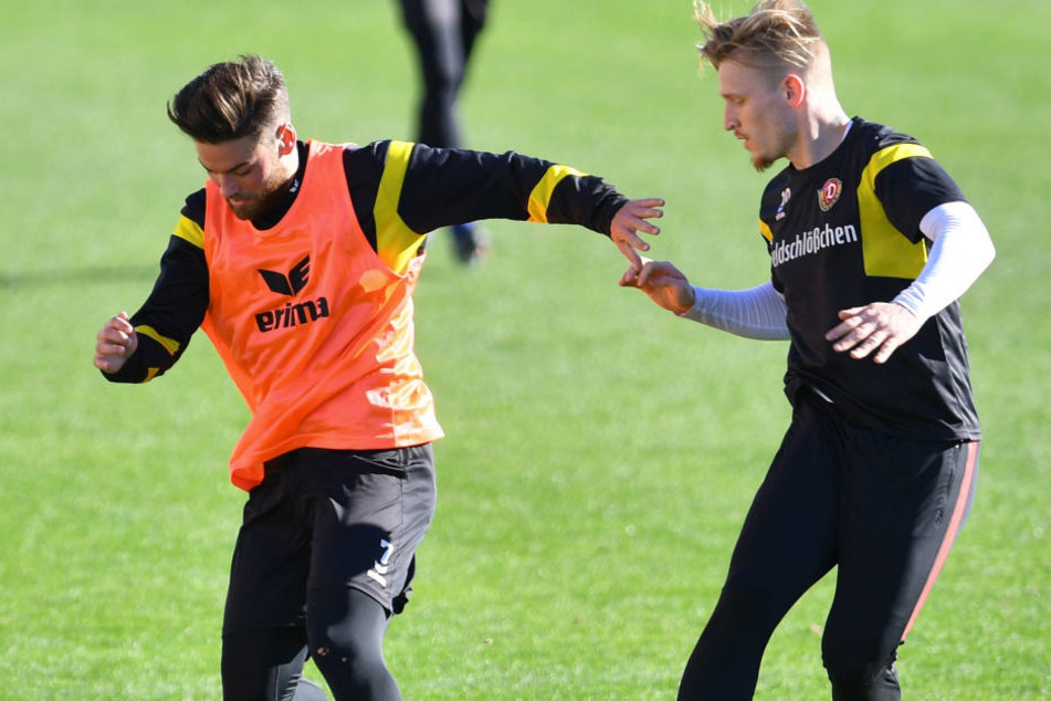 Niklas Kreuzer (l.) beimTraining im Zweikampf mit Marvin Stefaniak.
