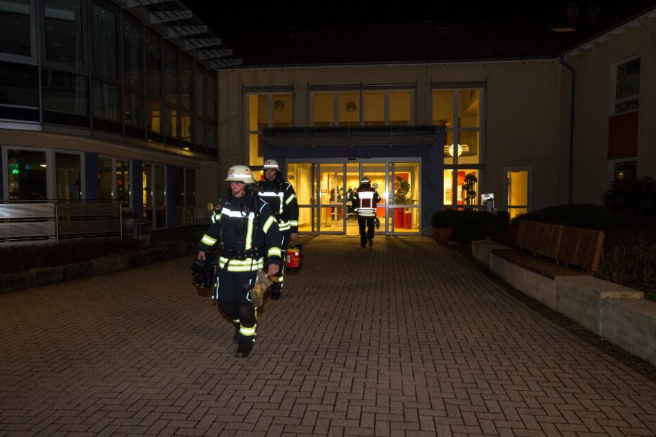 Die Feuerwehr rückte mit 45 Einsatzkräften am Mara Krankenhaus an.