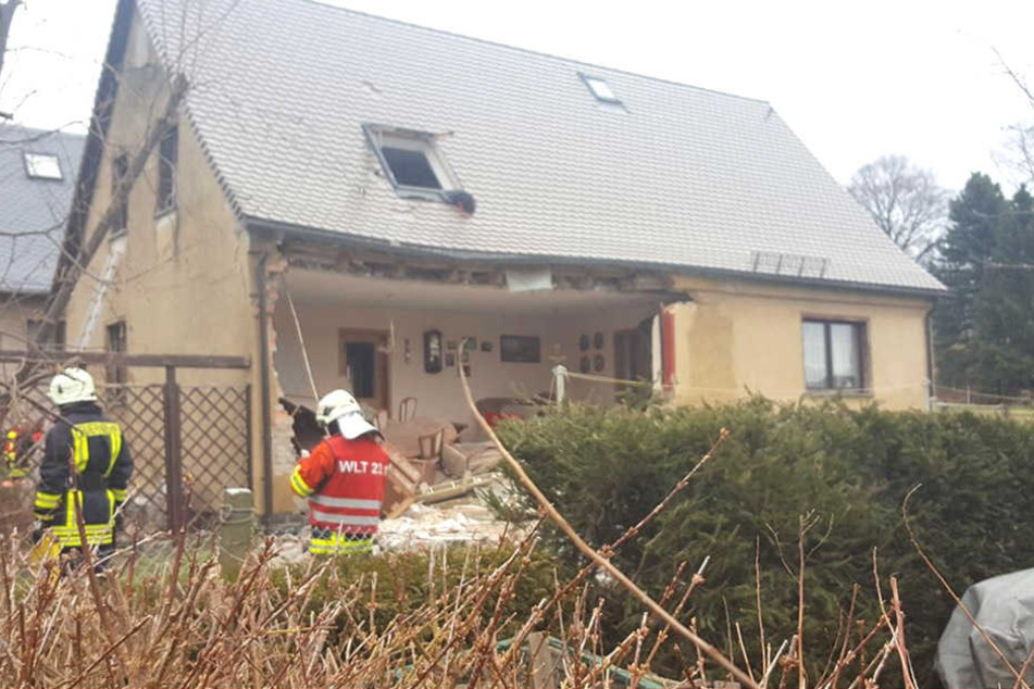Eine schwere Explosion erschütterte ein Einfamilienhaus in Neukirch bei Bautzen.