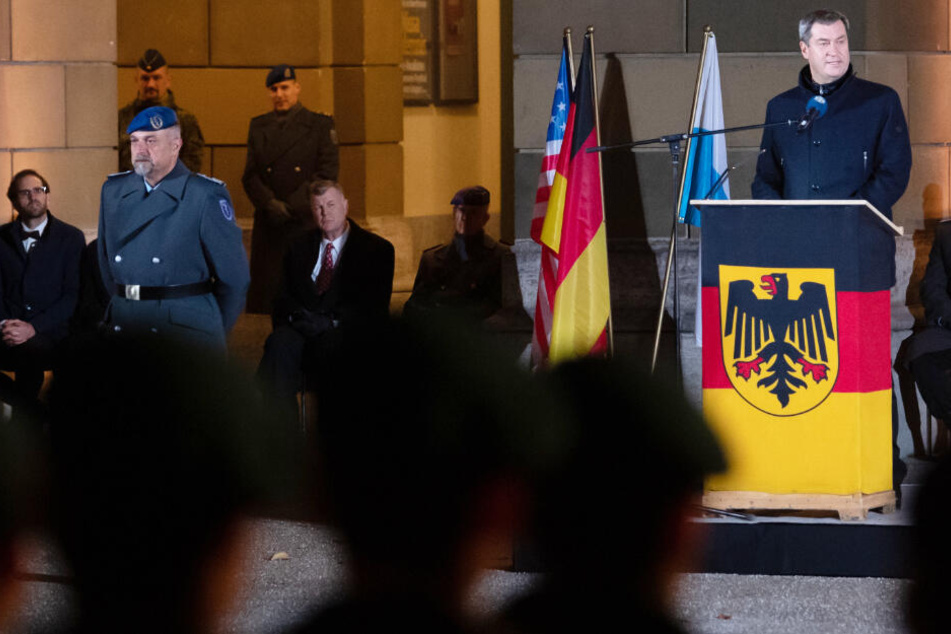 Bundeswehrsoldaten haben in München ein öffentliches Gelöbnis abgelegt.