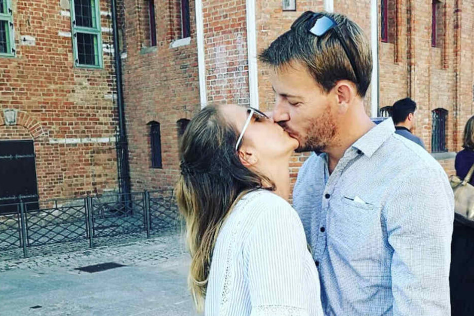 Anna und Gerald sind nach ihrer Hochzeit glücklicher denn je - trotz des ein oder anderen Fettnäpfchens.