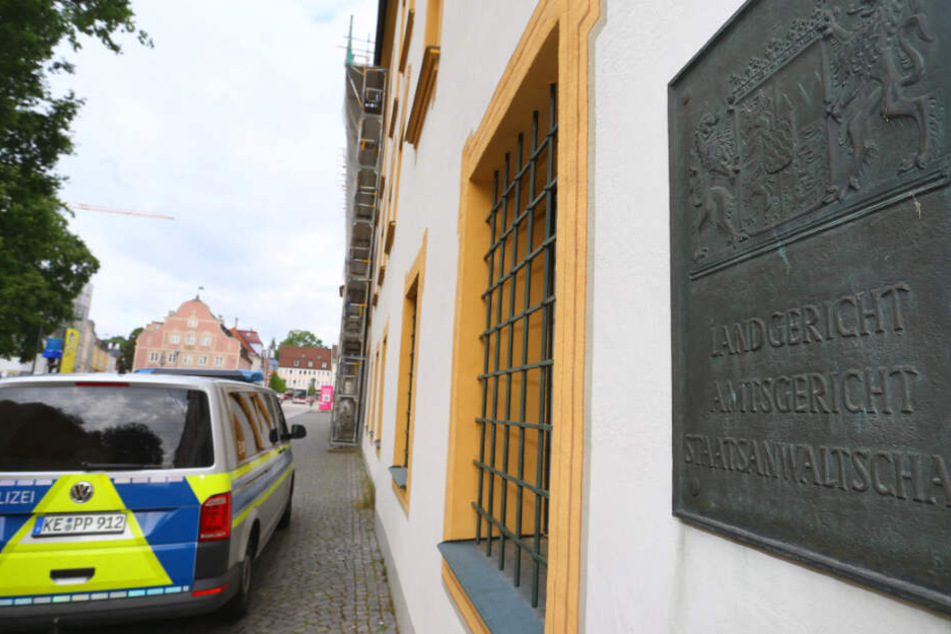 Ein 35 Jahre alter Mann muss sich vor dem Kemptner Landgericht verantworten.