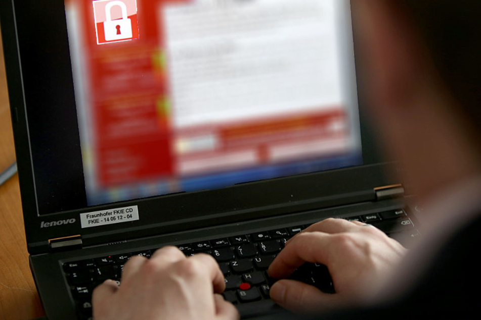 Die Tatverdächtigen sollen tatkräftig Urheberrechte verletzt haben.