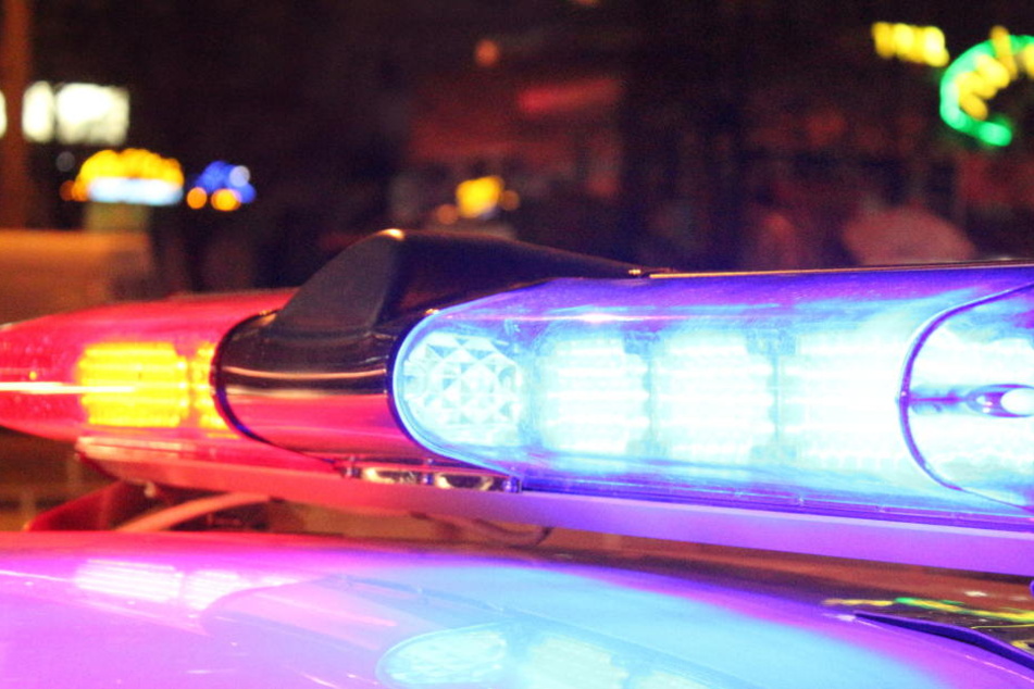 Statt einer unbeschwerten Nacht kam es zu einem Einsatz von Polizei, Notarzt und Sanitätern. (Symbolbild)