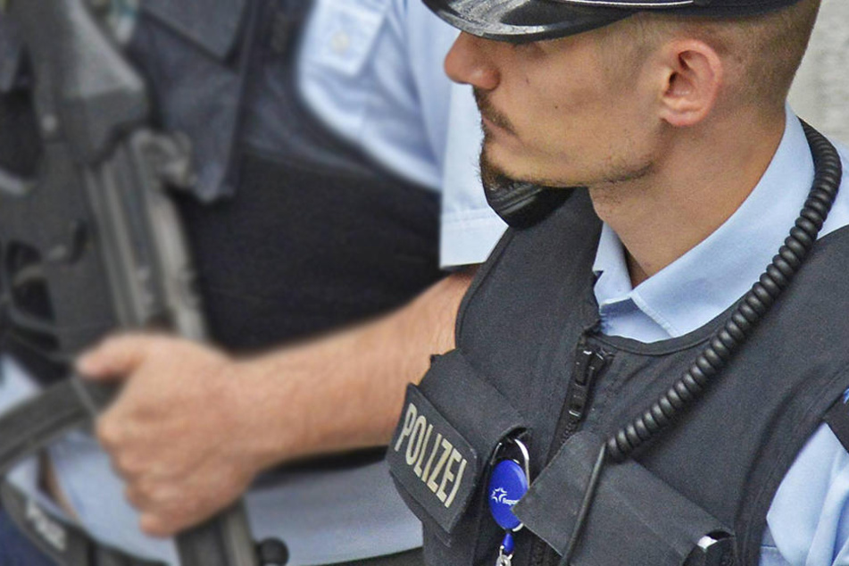 Glück im Unglück hatte der Beamte, der bei der bissigen Attacke unverletzt blieb.