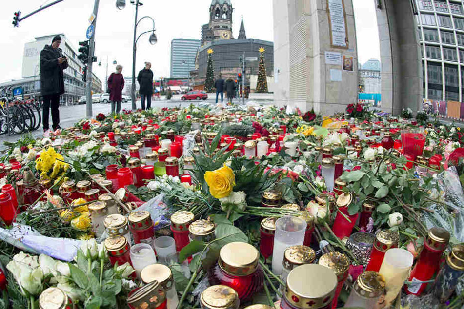 In einem halben Jahr wird ein Mahnmal an der Gedächtniskirche auf dem Breitscheidplatz aufgestellt.