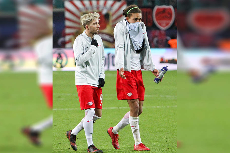 Kevin Kampl und Yussuf Poulsen traben nach dem Abpfiff vom Platz. RB Leipzig ist nun seit drei Spielen ohne Sieg.