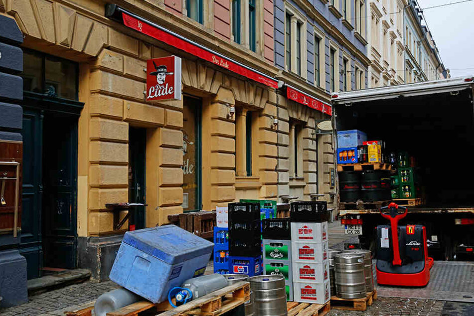 Im Dresdner Szeneclub „Der Lude“ in der Görlitzer Straße gab es Samstagnacht
einen Zwischenfall, der die Polizei auf den Plan rief.