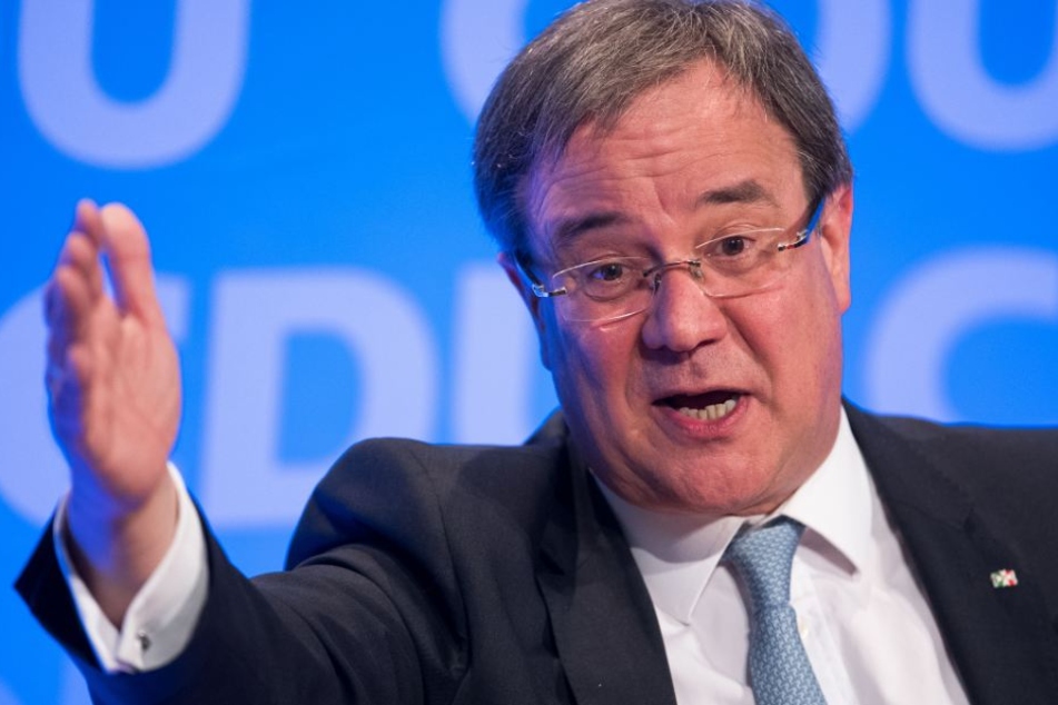 Armin Laschet nimmt seine Minister und Staatssekretäre in Schutz.
