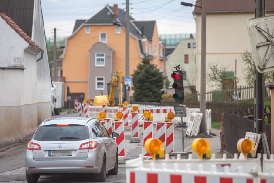 Die Vorbereitungen sind getroffen: Ab Dienstag ist die Leipziger Straße in
Crimmitschau für fünf Tage dicht.