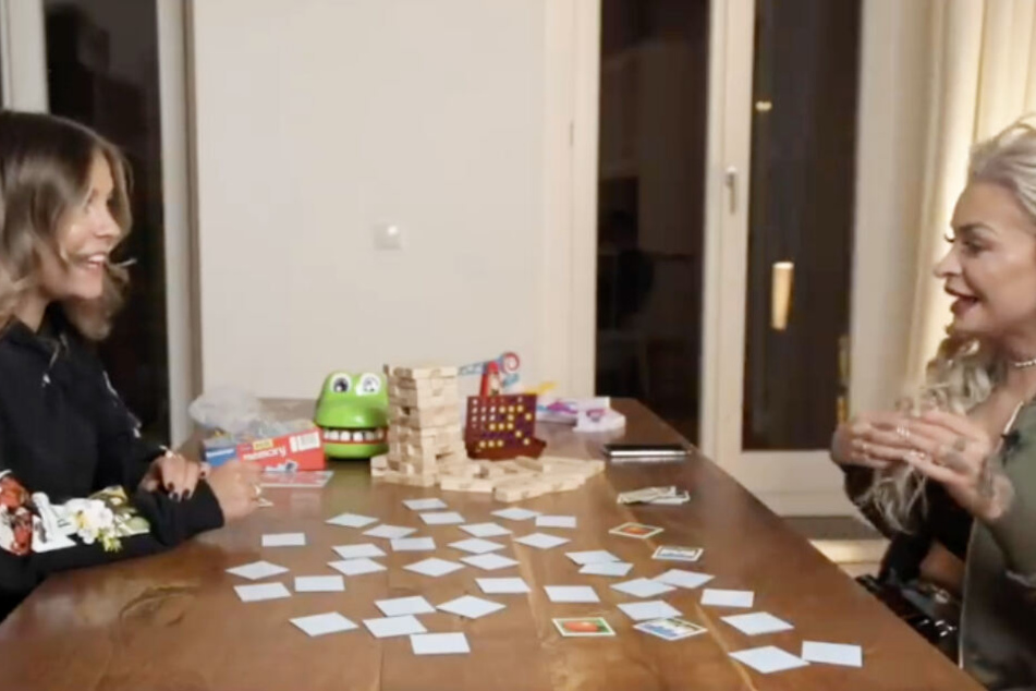 Unter anderem traten die beiden Youtuberinnen im Memory gegeneinander an.