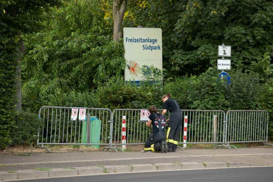 Der Südpark in Neuss darf seit Samstagabend vorerst nicht mehr betreten werden.