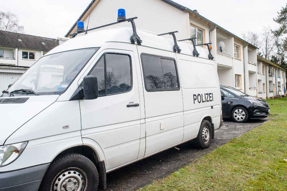 Die Spurensicherung der Polizei hatte am Tatort in Augustdorf ermittelt.