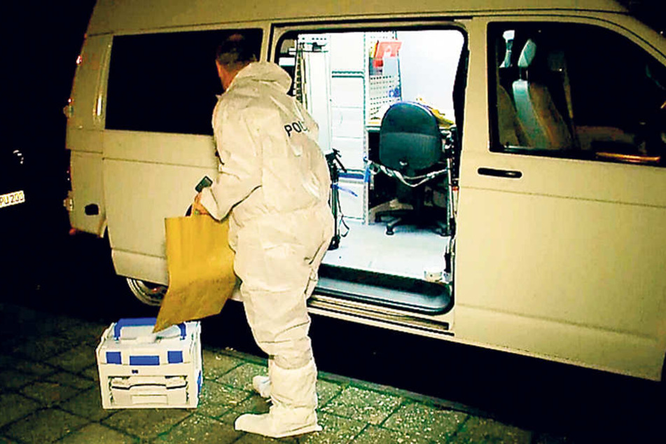 Die Kripo untersuchte den Tatort und das Umfeld auf Spuren.