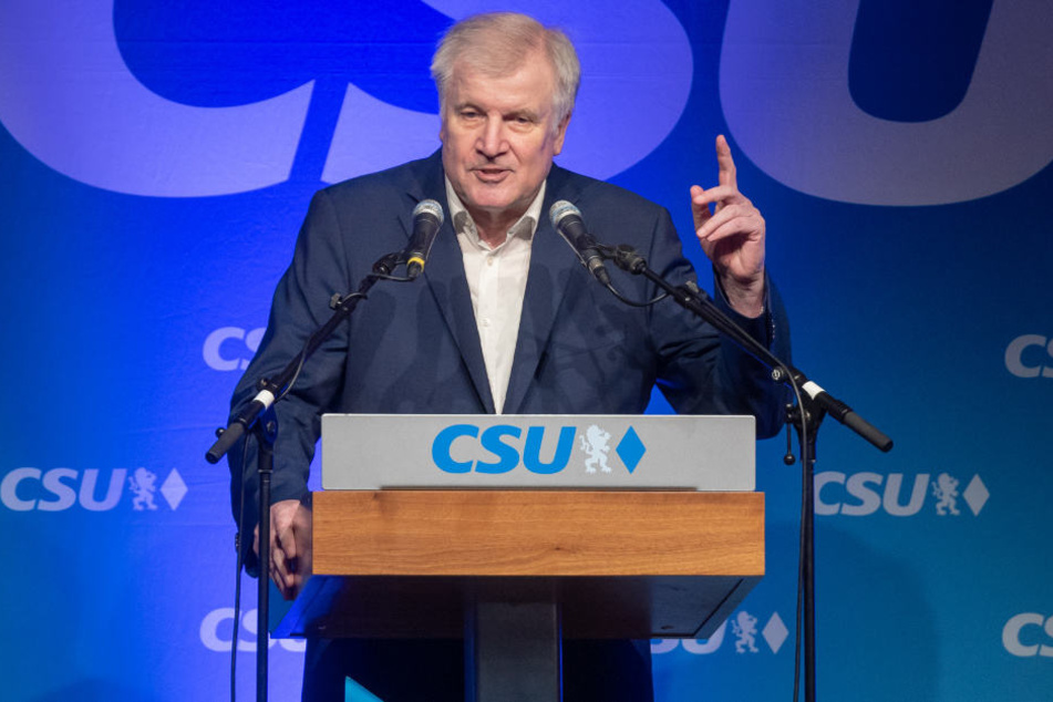 Horst Seehofer (69, CSU) fand bei einer Bierzelt-Rede in Bayern klare Worte.
