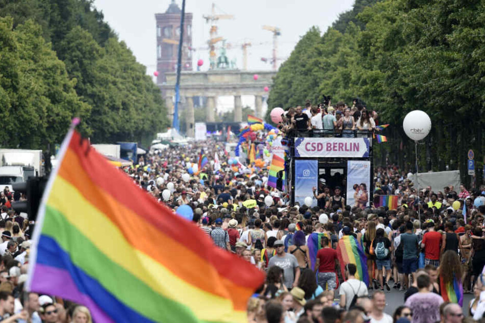 Einen ganzen Tag Party unter dem Motto "Mein Körper - meine Identität - mein Leben!"