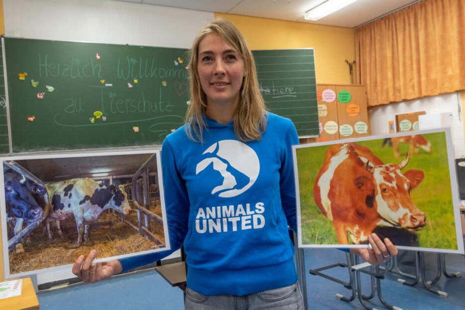 Melanie Reiner, Geschäftsführerin Animals United, zeigt, wie Kühe in Deutschland gehalten werden können.