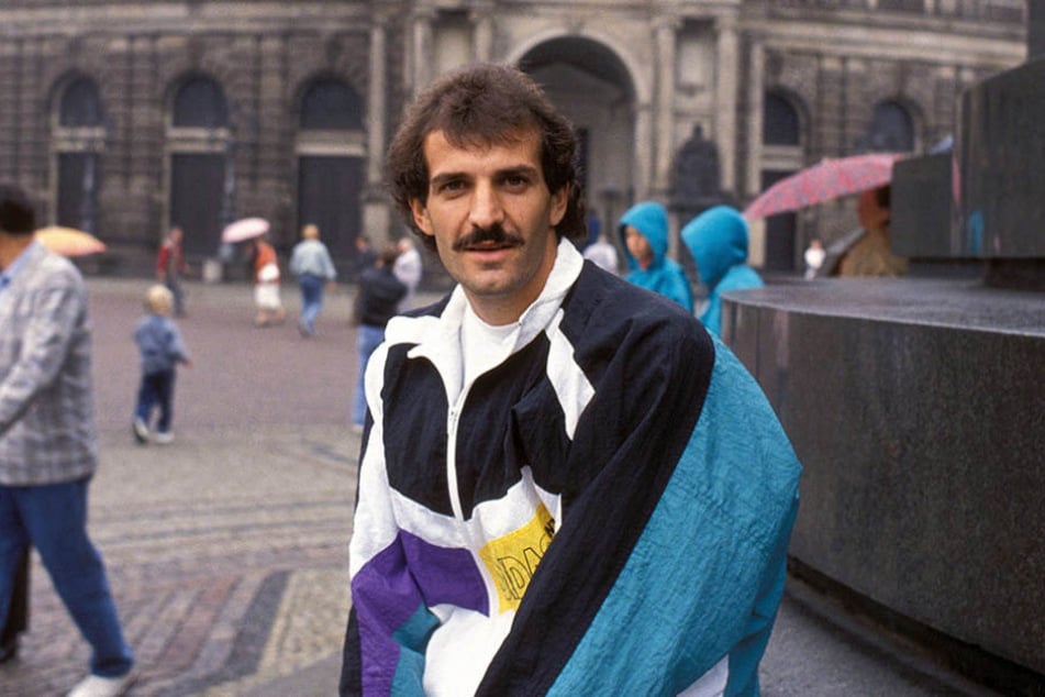 Ex-Dynamo Sergio Allievi im Juli 1991
vor der Semperoper.