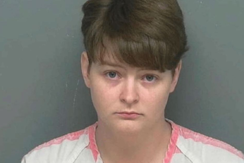 Sarah P. (25).