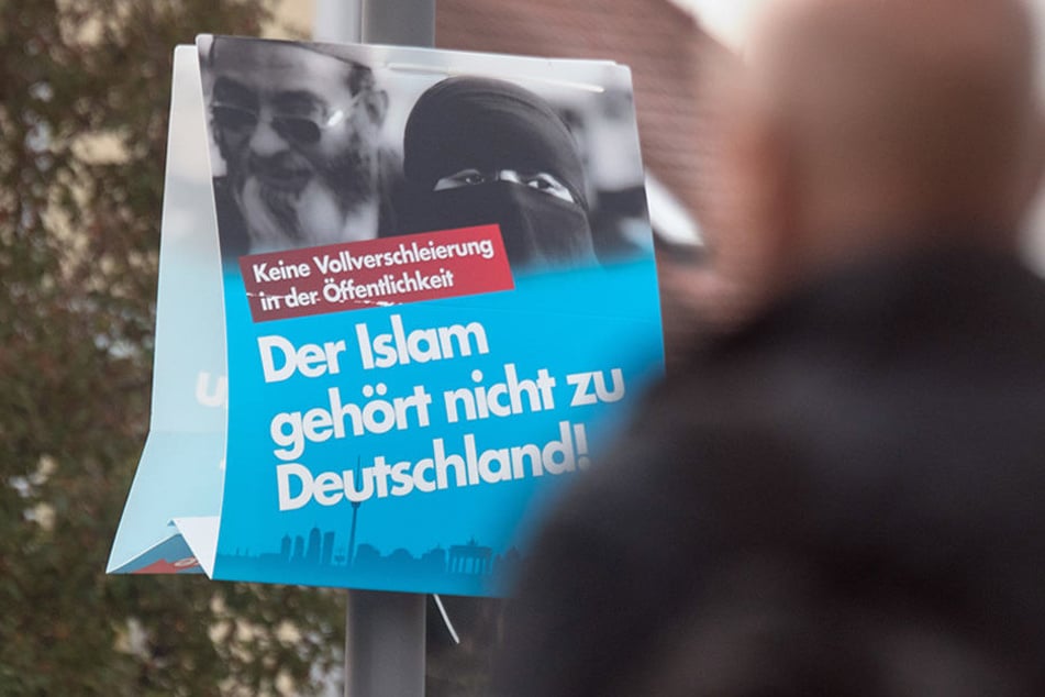 Ein Wahlplakat der AfD mit dem Schriftzug "Der Islam gehört nicht zu Deutschland" im bayrischen Deggendorf. Hier holte die AfD 19,2 Prozent.