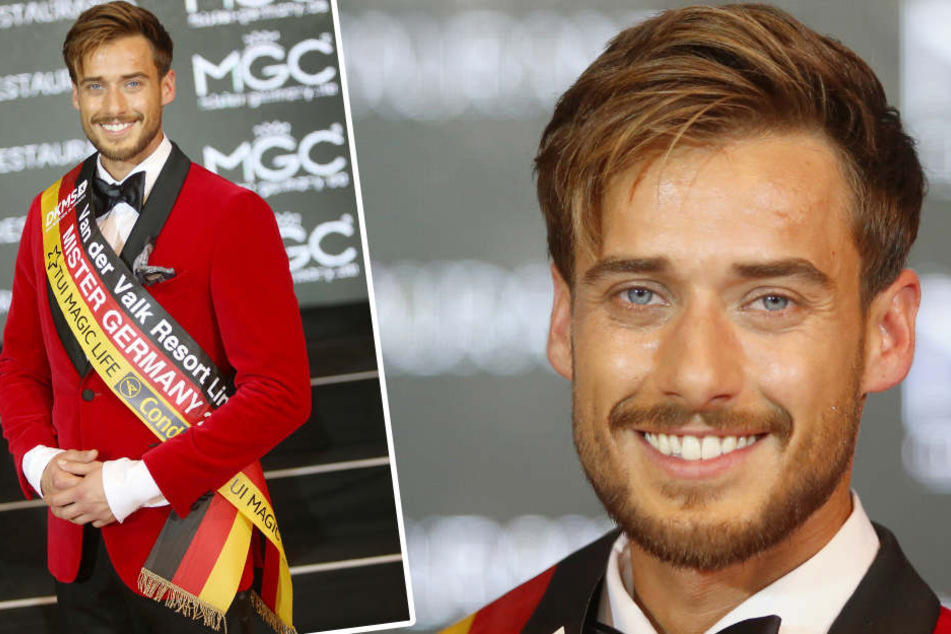 Da hatte er sie noch: Sasha Sasse wurde angeblich seine "Mister Germany"-Schärpe gestohlen.