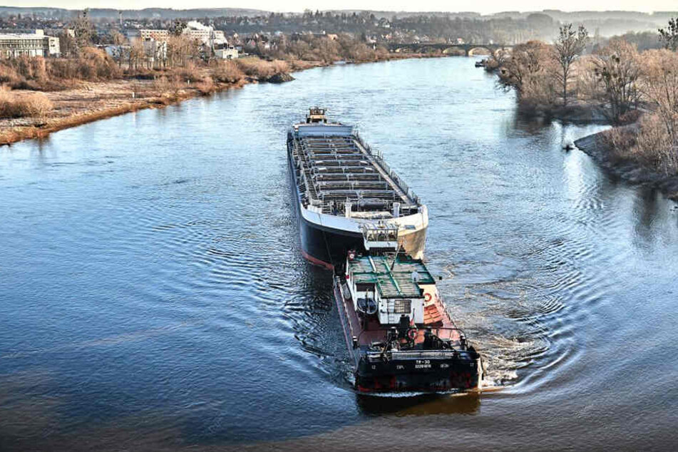 Der Tanker namens "Spera" ist auf dem Weg nach Dresden.