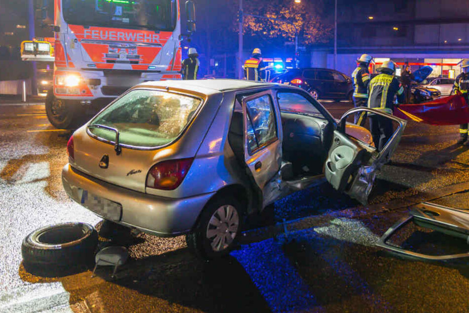 Die eingeklemmten Personen mussten von der Feuerwehr aus den Wracks befreit werden.
