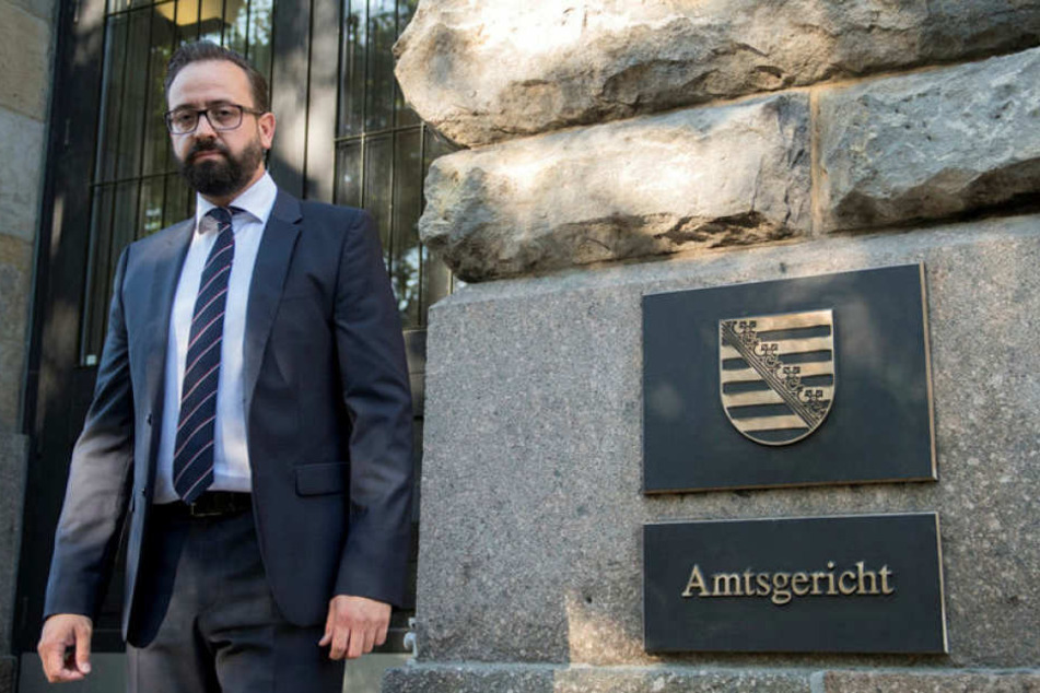Sachsens Justizminister Sebastian Gemkow (CDU) vor dem Leipziger Amtsgericht, wo er als Zeuge gehört wurde.