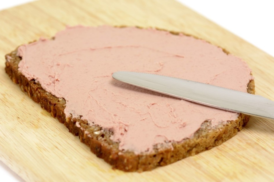 Die "Delikatess Schnittlauch Leberwurst" der Marke "Steinemann" muss wegen sogenannter Listerien zurückgerufen werden.