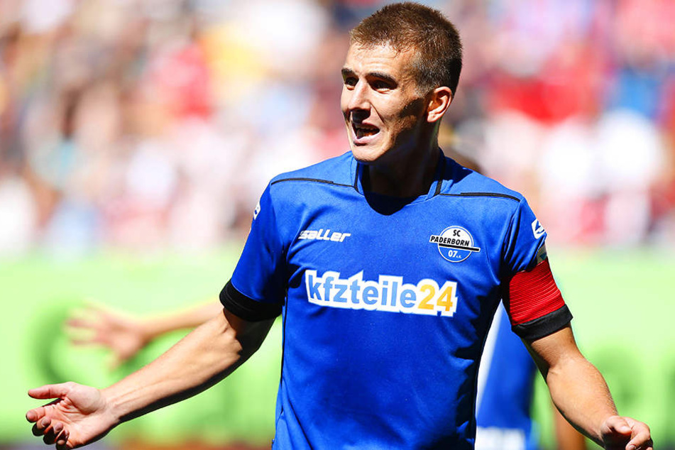 2015 wechselte Uwe Hünemeier vom SC Paderborn zum englischen Zweitligisten Brighton & Hove Albion.