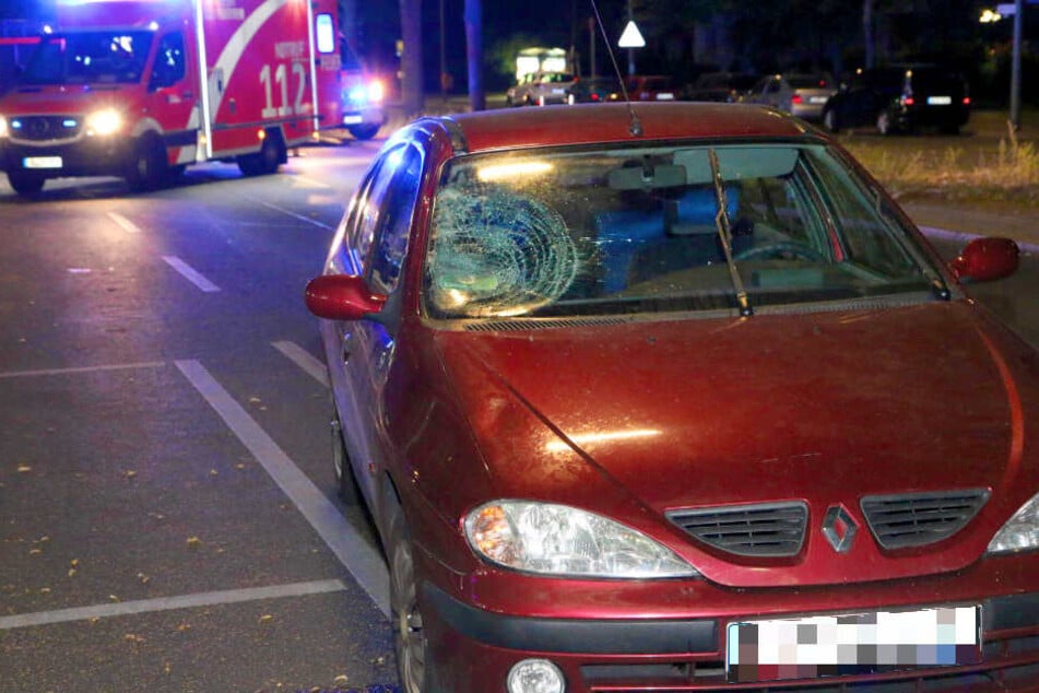 Ein Auto hat in der Nacht zu Dienstag einen Mann auf dem Buckower Damm in Britz erfasst.