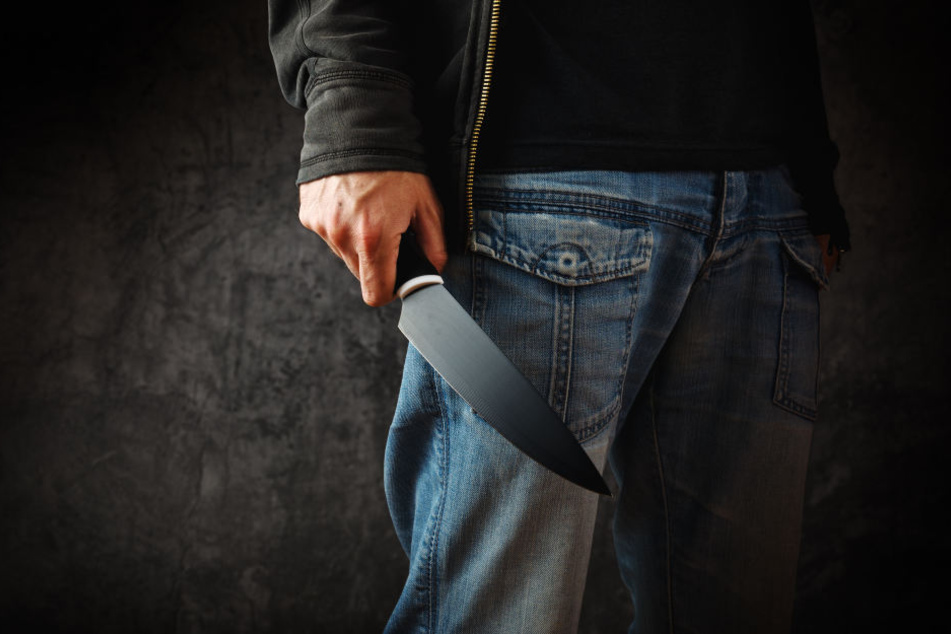 25 Messerstiche wurden der Frau zugefügt, sie starb noch am Tatort (Symbolbild).