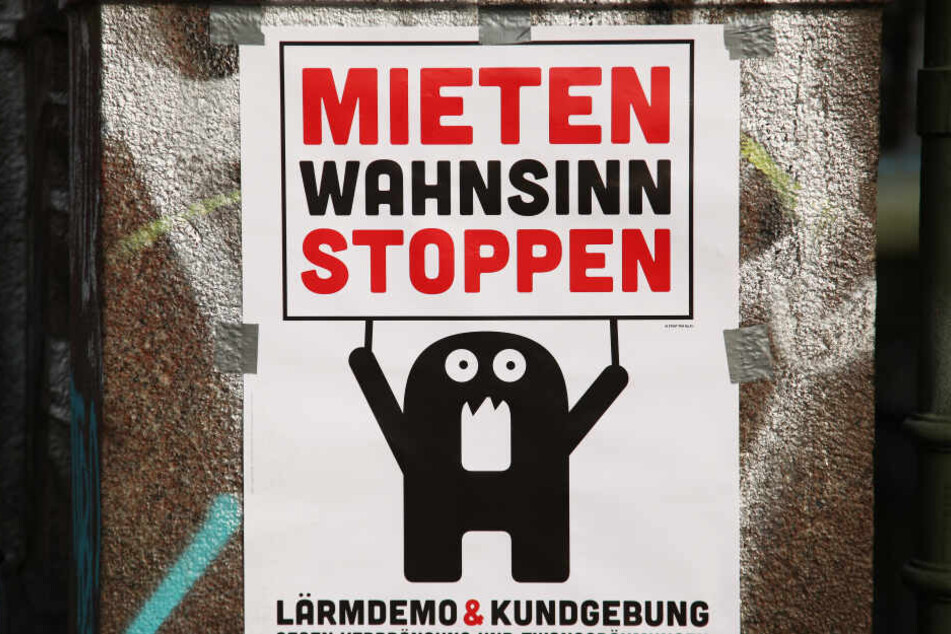 Das Problem ist seit Jahren bekannt: Dieses Plakat ist aus 2014 aus Berlin - doch getan haben Politiker bislang wenig.