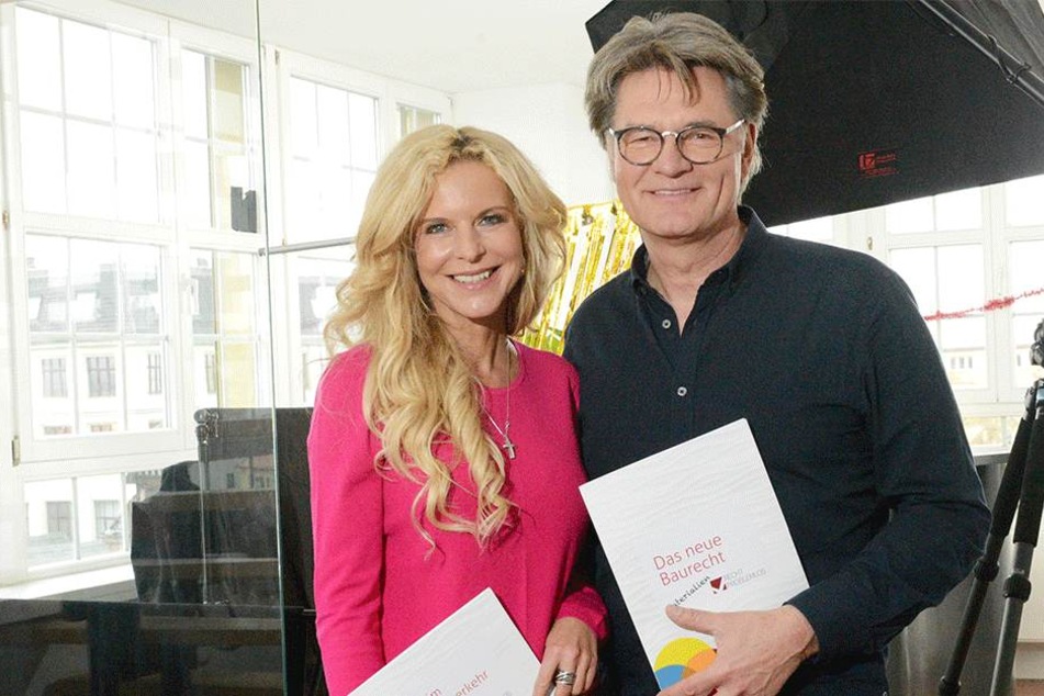 Victoria Herrmann (48) und Peter Escher (63) sind die prominenten Moderatoren
des Online-Portals www.recht-problemlos.de.