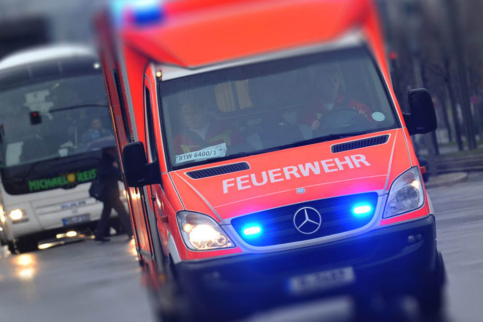 Mit schweren Verletzungen wurde der Fußgänger in ein Krankenhaus gebracht. (Symbolbild)
