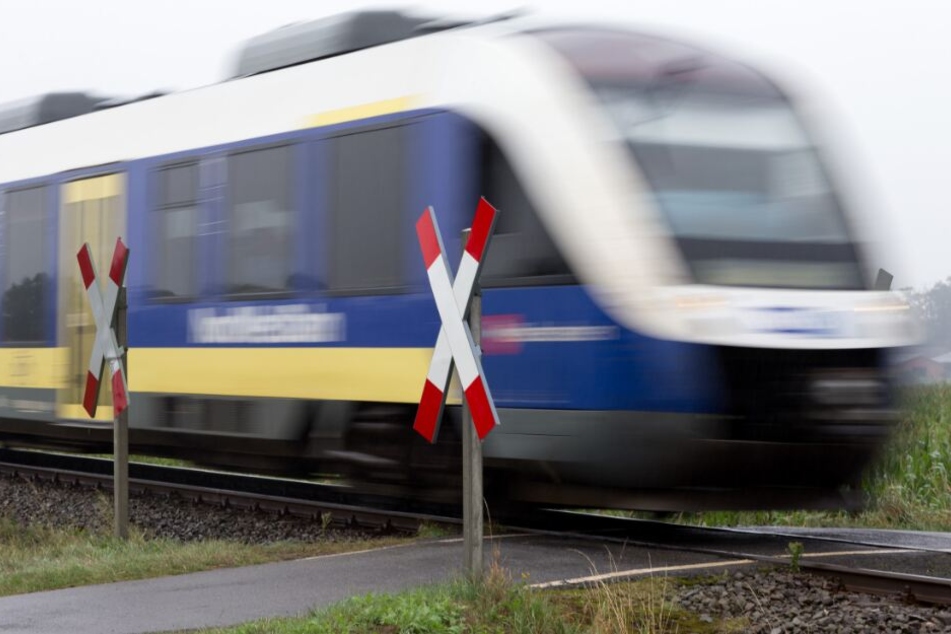 Weil die Probleme der Bahn nicht geringer wurden, mahnte der Verkehrsverbund sie ab.