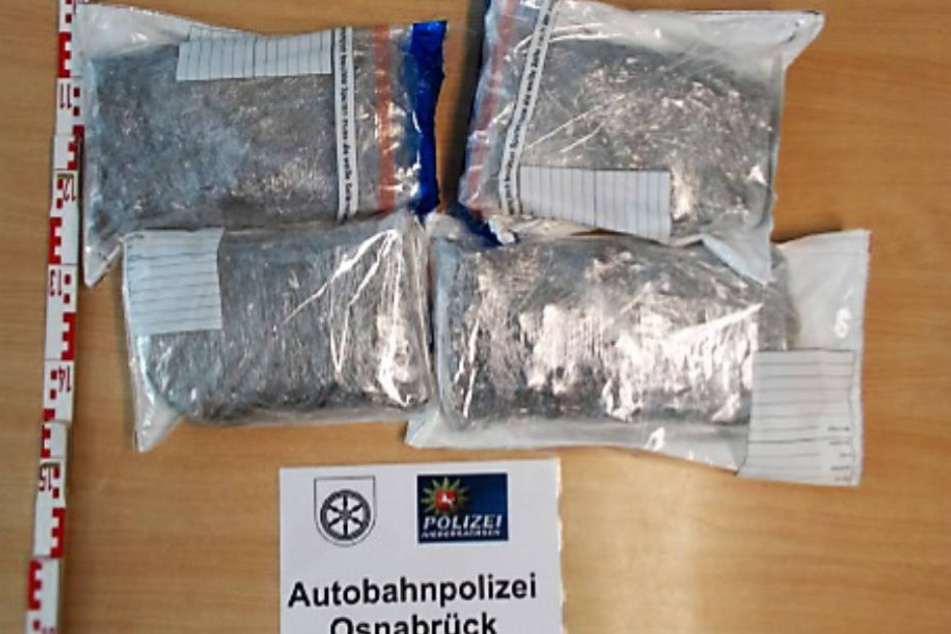 In den vier Päckchen waren Drogen im Wert von 30.000 Euro verpackt.