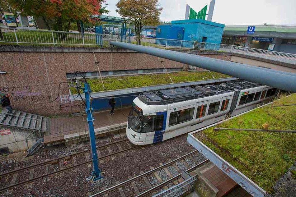 Die Bahnstation und der Marktkauf bilden aktuell das Zentrum des Stadtteils.