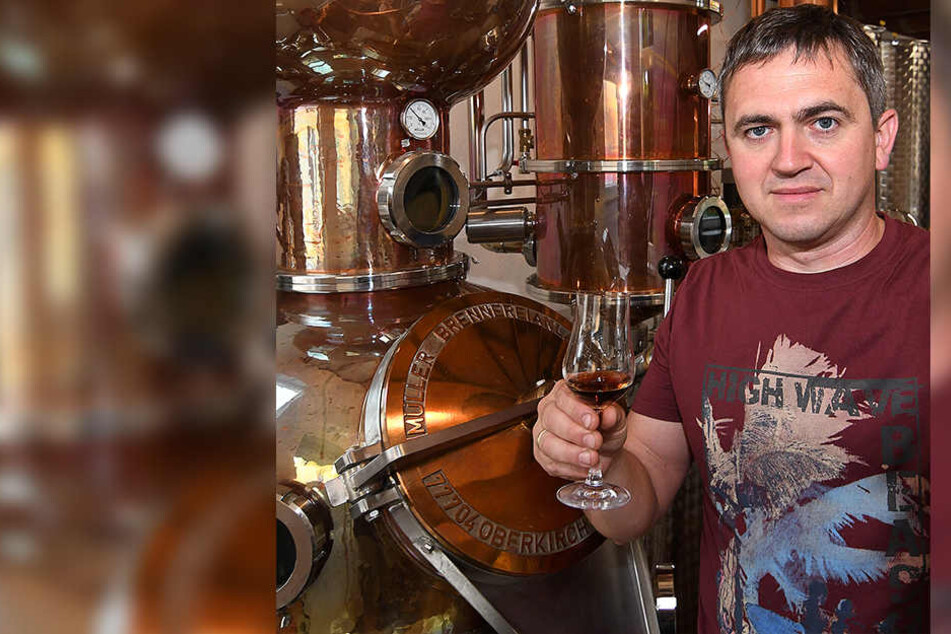 Der Herr der edlen Tropfen: Eric Brabant (41) stellt Gin, Absinth und Whisky her.