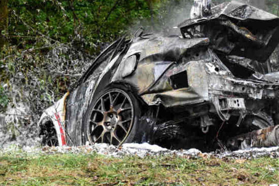 In diesen Auto verbrannten zwei Menschen.