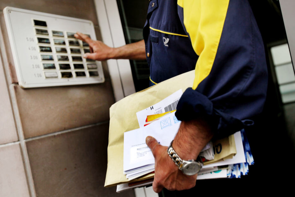   Few postal workers survive until the legal retirement age. 